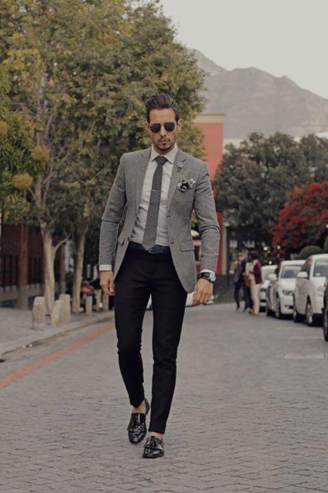 DashingAndCo's tweet photo. .@whatmybfwore rocking the DASHING & Co. Banbury Tie & Polygon No. 3 Pocket Square in Cape Town #BeDashing http://t.co/kEdNxD473T
