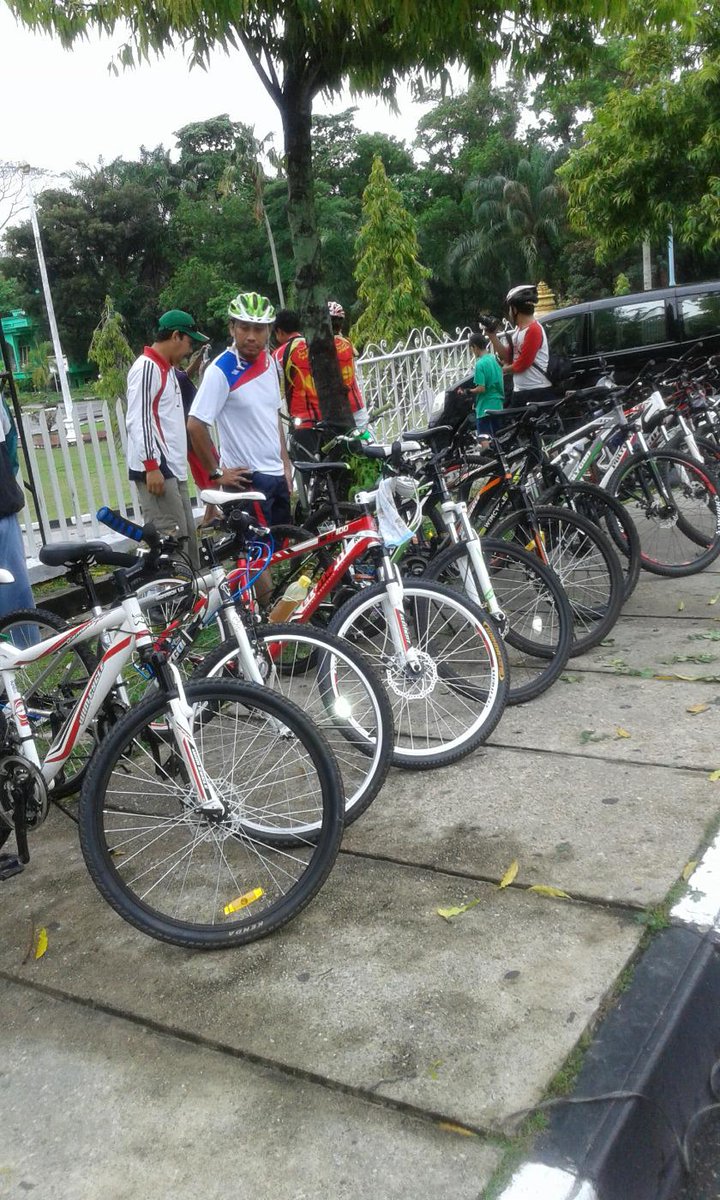 af3n46's tweet photo. @RiauposBikeComm yes mantap bersama kita bisa http://t.co/TrfOFiyFjV
