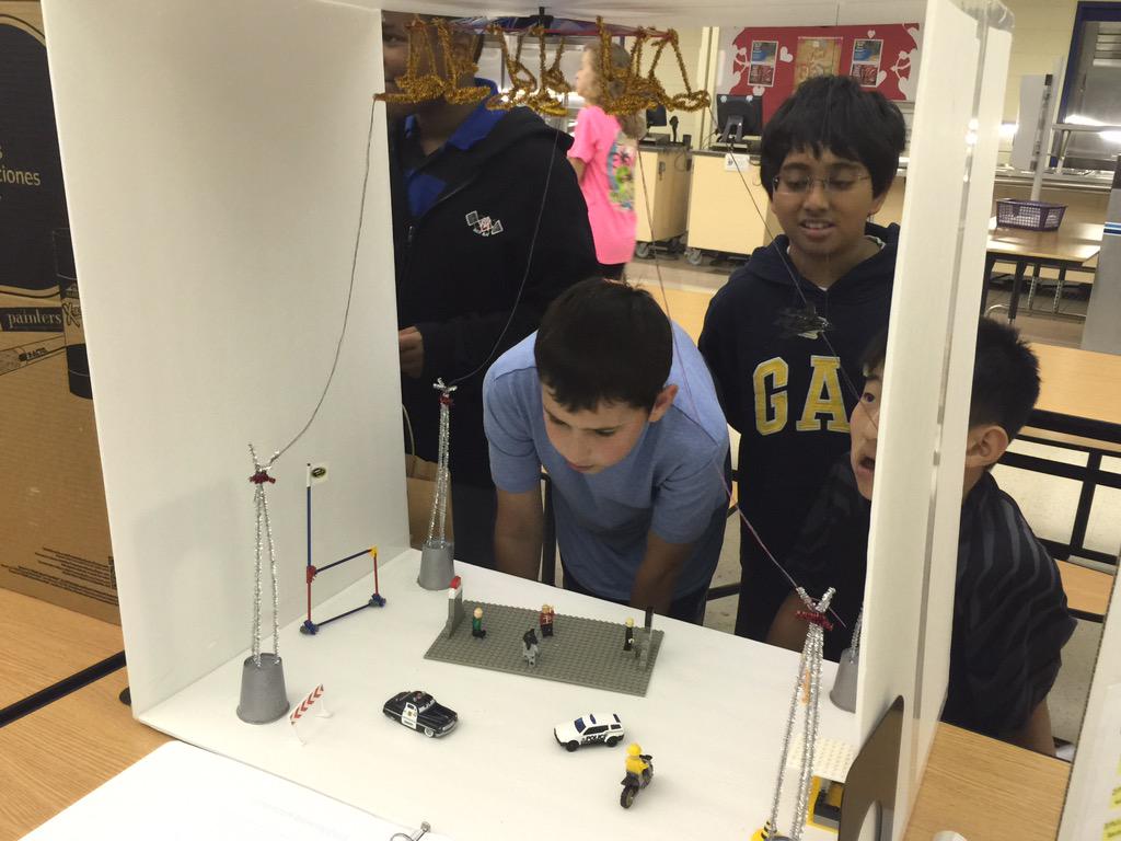 TechTeacherBerg's tweet photo. Radio waves blocked by aluminum? Who knew? Kamilya did! WOW! @sbcek5 @FultonCoSchools @Supt_Avossa http://t.co/cYT2duTzwm