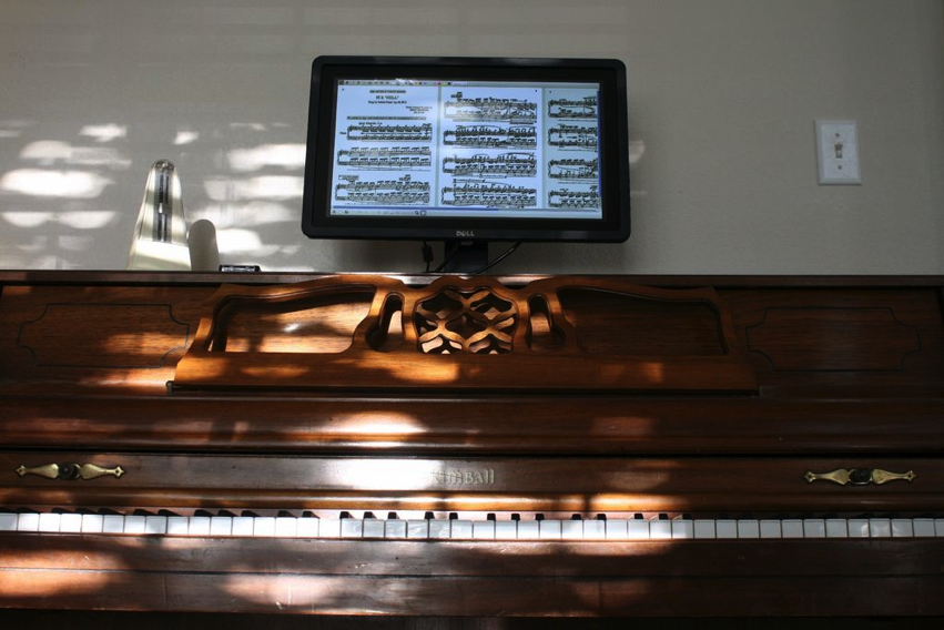 billyetnelson's tweet photo. Digital Music Stand with Raspberry Pi #piday #raspberrypi @Raspberry_Pi #RaspberryPi https://t.co/E8hPgJum36 http://t.co/RrE1Qi3HG8