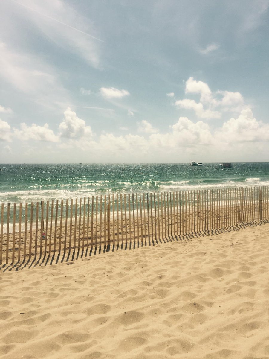 Jadreana's tweet photo. Almost the weekend, friends!  We made it!!!!!
#beachinit #beachfever #summerfever #tanlines http://t.co/dlNJpu95Av