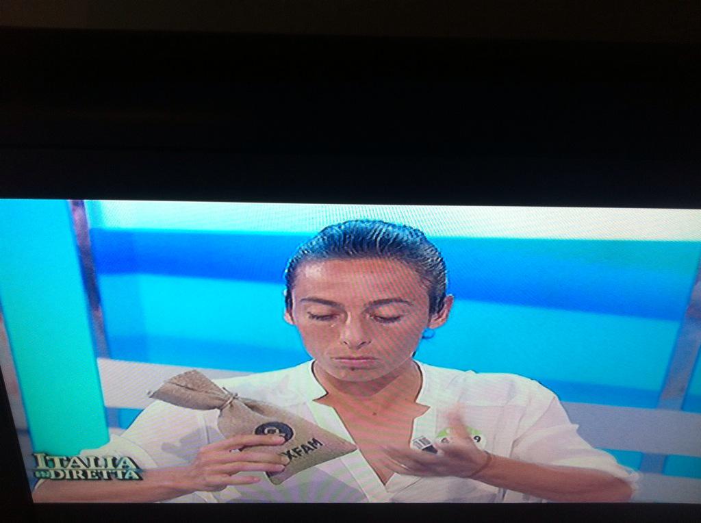 Kipardy's tweet photo. @Schiavone_Fra la leonessa sfida la fame per le donne con @OxfamItalia su @RaiUno Dona al 45509 
#sfidolafame http://t.co/1sGEgzSCOi