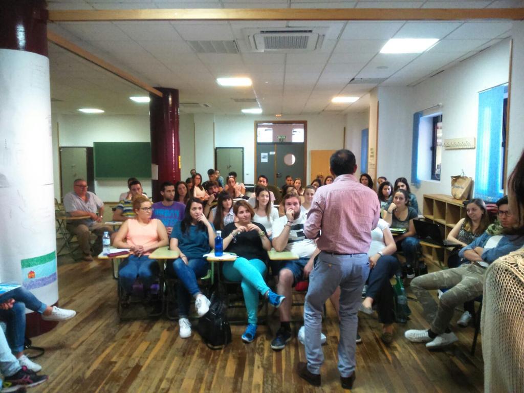 ceperantequera's tweet photo. Agradecidos con el profesor  @quiquesr y  alumnos de la UMA. Inolvidable experiencia la de ayer. @InfoUMA #Antequera http://t.co/FWlnZepWMT