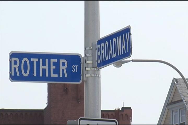 SPECNews1BUF's tweet image. Buffalo gang takes major hit after 9 arrests. @AlexHTWCNews was at the press conference bit.ly/1Fa87Bl