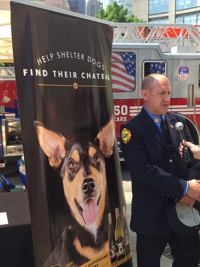 FDNY's tweet photo. #FDNY150 truck is in #ColumbusCircle with @AnimalLeague for #TourforLife2015 honoring Firefighter from #Ladder113 http://t.co/LZzqAPpmlf