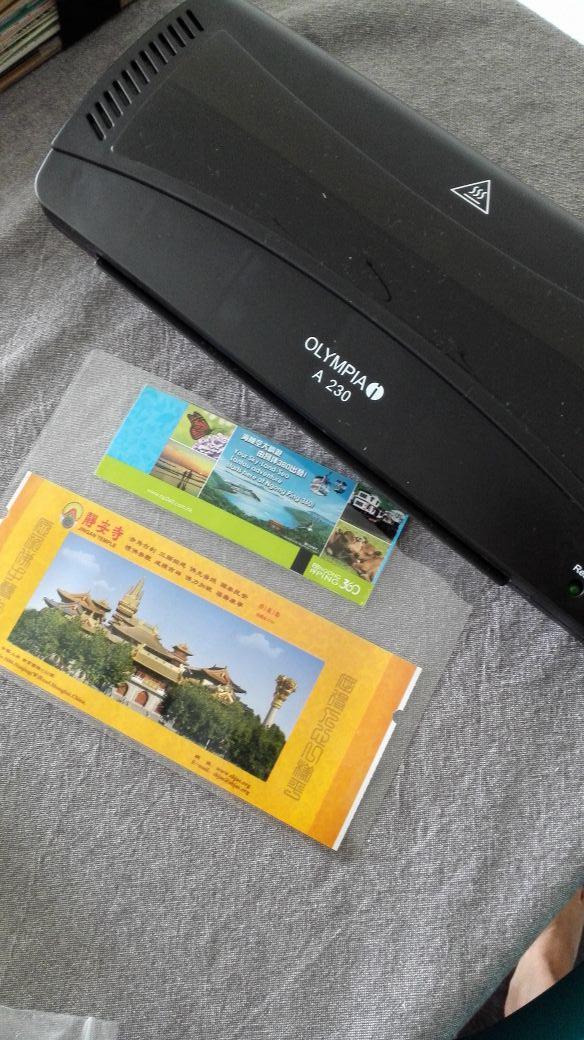 MeetTheBots's tweet photo. I get a pkg that contains a new phone yet im more excited about the laminator. #priorities #smashbook #makingmemories http://t.co/oSBUZBlw9P