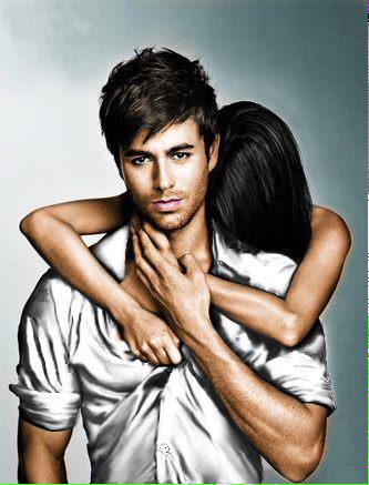     Sel         Enrique Iglesias      40               Happy Birthday Enrique<3 