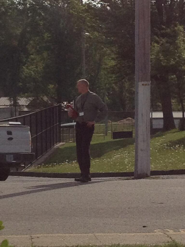 BarrReeveQuotes's tweet photo. "Thank you to those heroes who protect and serve BR High School. Ladies and gentlemen, Mr. Jeff Doyle." http://t.co/hrVmZQ06A5