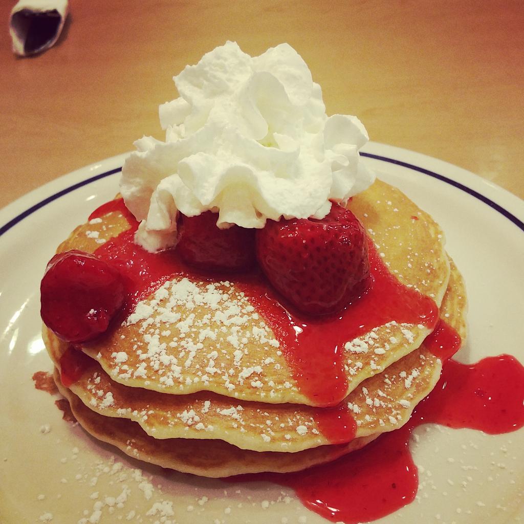 kel_o_watt's tweet image. Free birthday pancakes at @IHOP #welcometo40