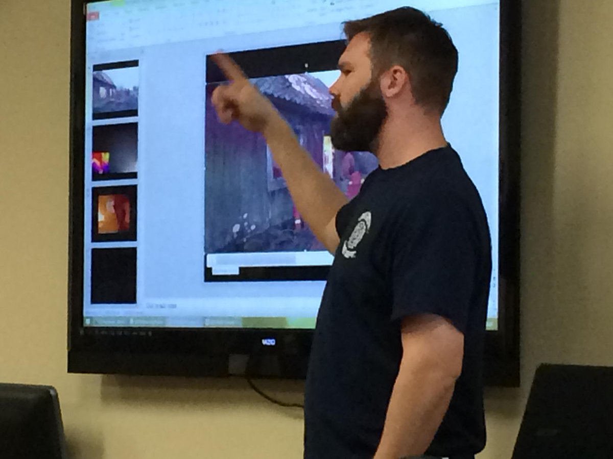 CindyEll411's tweet photo. #KTF2015 wraps with #firebehavior #waterflow #gascooling #surfacecooling #firenozzle & stream selection tactics http://t.co/2HCYW1eFY8