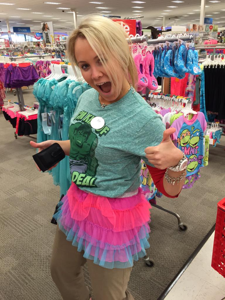 TargetBrittany's tweet photo. 2 reds down...10 more to go!! @Tj_dyar @lewmeg2 @thenewcrc @salamlazkani @TargetEryn http://t.co/NwZ8siSBFI