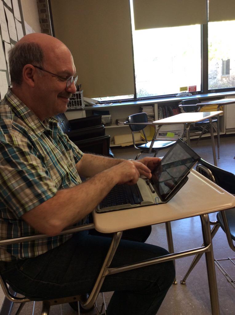 Some serious tweeting happening here! #OAusestech <a href="/DanielFabriciu2/">Daniel Fabricius</a>