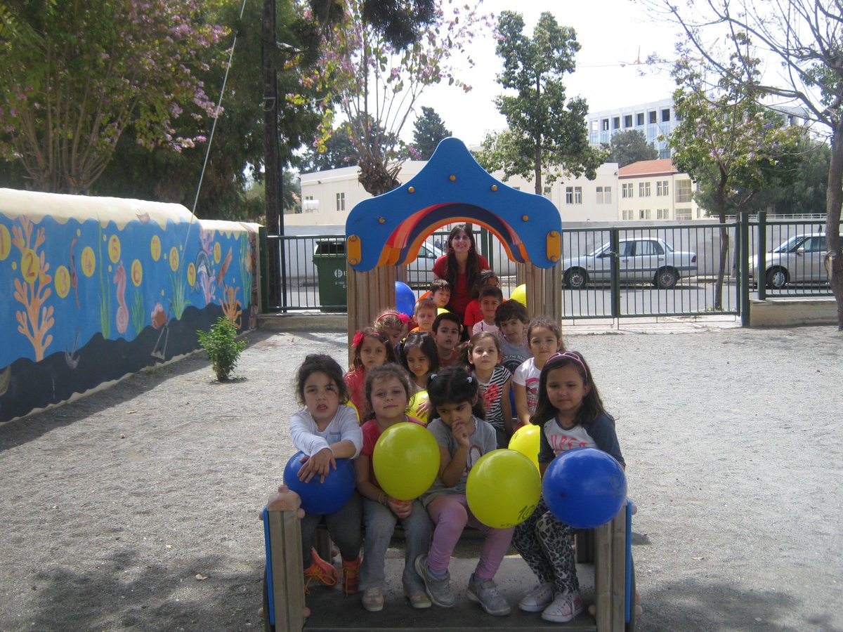 EleniPapakyr's tweet photo. #eTwinningDay Happy Birthday eTwinning!!! From the children of A' NHPIAGWGEIO, Pafos, Cyprus http://t.co/SZaxps7PGs