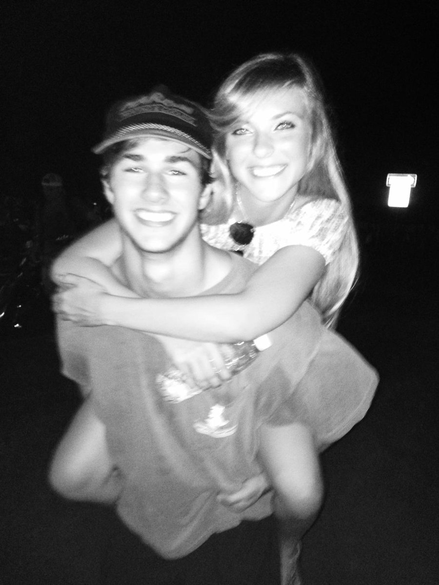 AustinBlake78's tweet photo. Thick and thin, you've always been there for me. My beautiful best friend, Idk what I would do without you @mollyw_26 http://t.co/aMLZ0y1vwj
