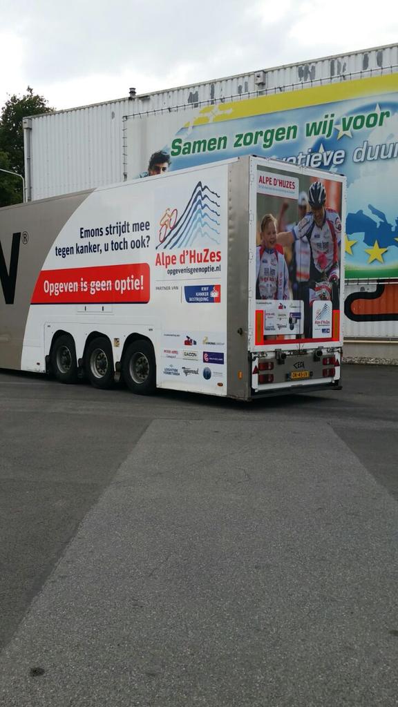 AlbertKort's tweet photo. Trailer nr 1 in AD6 style is klaar! Vakwerk. Cluster Logistiek #ad6 neemt haar taak serieus. http://t.co/Ft2nVgWCLI