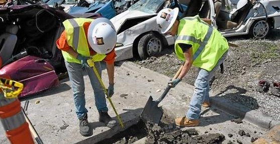 LIUNA's tweet photo. Officials from McCarthy &amp; LIUNA lead class that preps students for #construction careers. http://t.co/667oDdS9y0 http://t.co/KhF7rMQ6ee