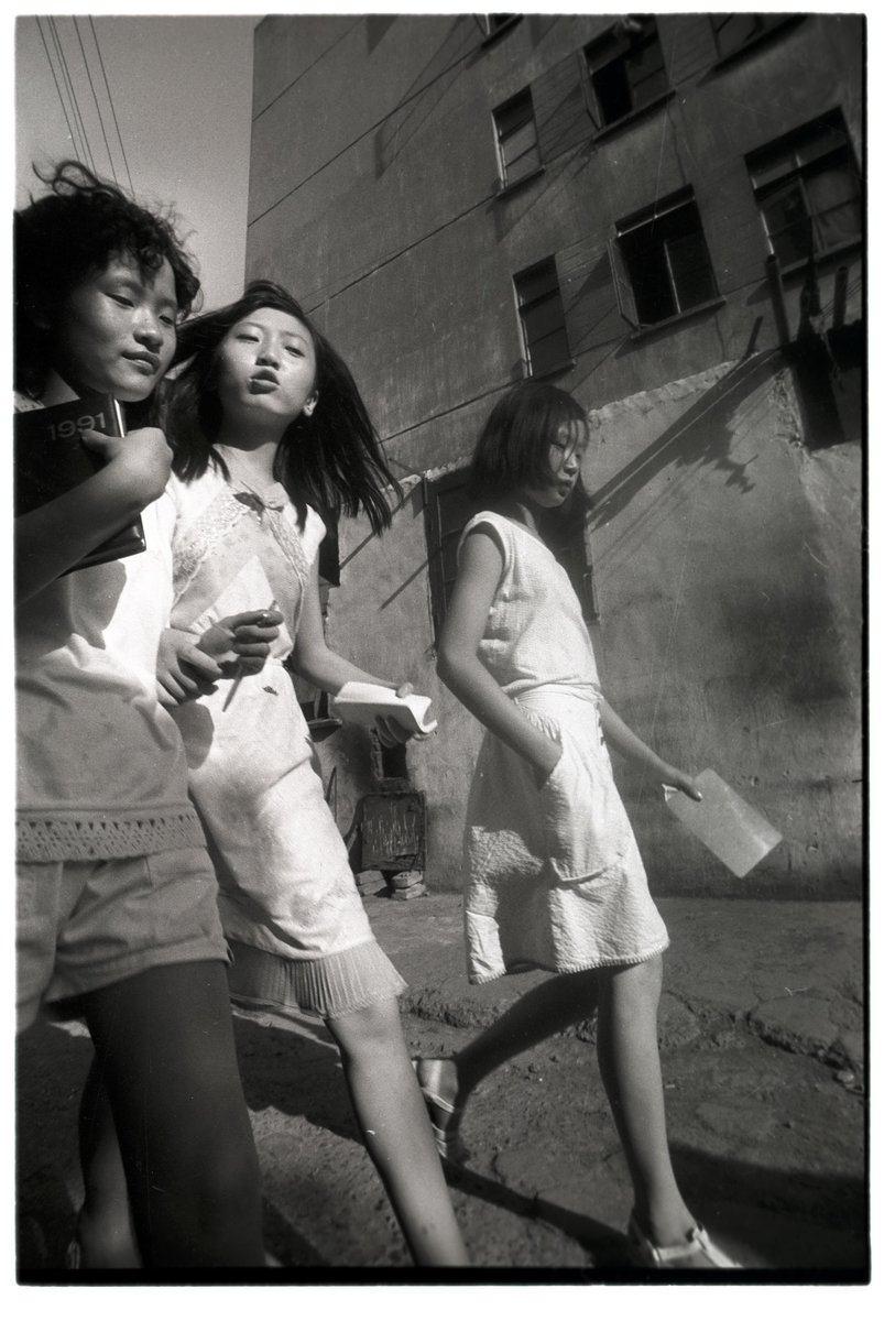 kunst__licht's tweet photo. VIVIAN MAIER AND LU YUANMIN in Berlin
http://t.co/QjWvmyBEga
#VivianMaier #LuYuamin #streetphotography #shanghai http://t.co/LLMKKxpBsg