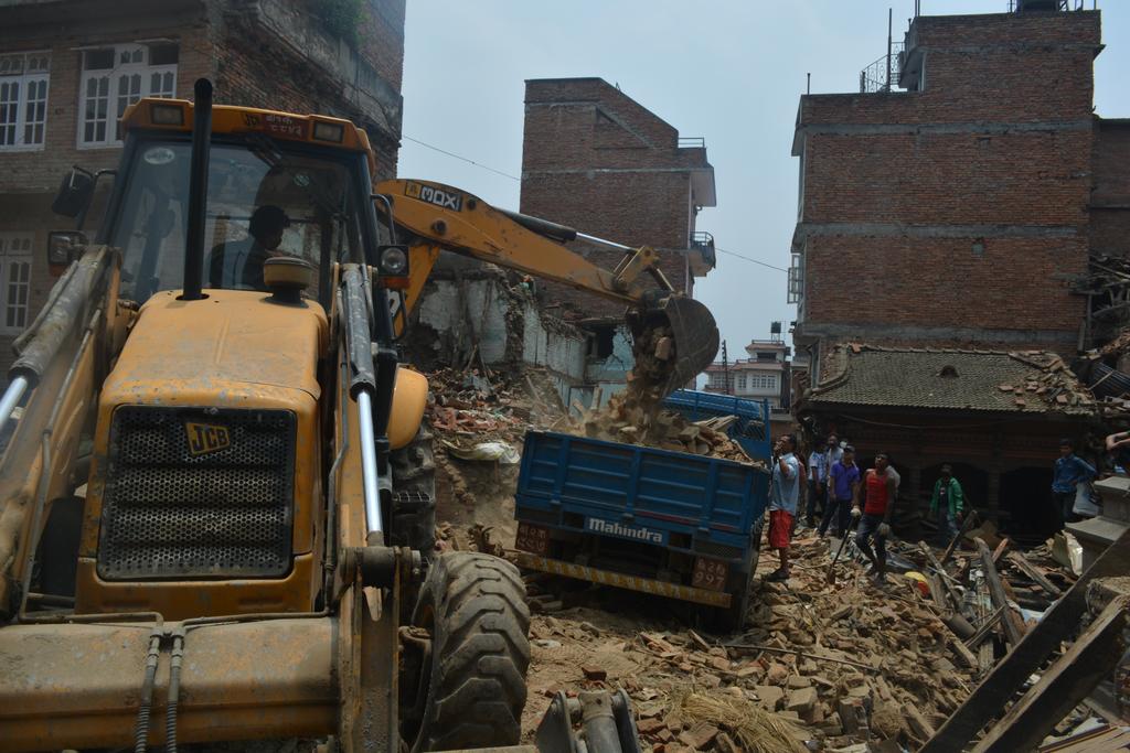 wetravelnepal's tweet image. #supporting the #team at #Harisiddhi, Lalitpur to help #casualties of #NepalEarthquake. 
#NepalearthquakeRelief