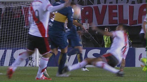 locura_boquense's tweet photo. ¿Expulsión?¿Sanción? 

NADA http://t.co/ujebJ1Zg4p