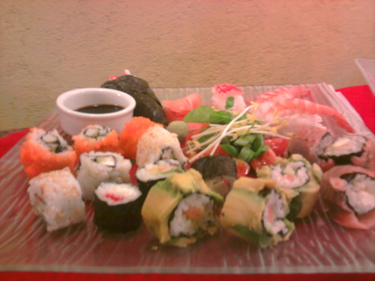 Evelynpecosa's tweet photo. @Thomas_Chile #ConcursoThomas le encantan el sushi http://t.co/2XGJFCZGjW