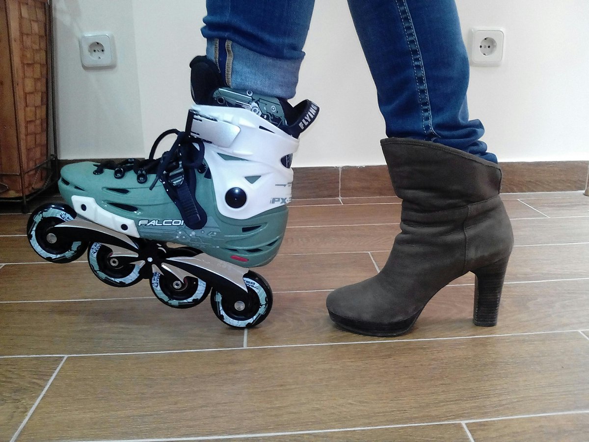 Al trabajo en patines con <a href="/FESKATES/">FlyingEagle skates</a> . <a href="/Roex_bcn/">ROEX_BCN</a>