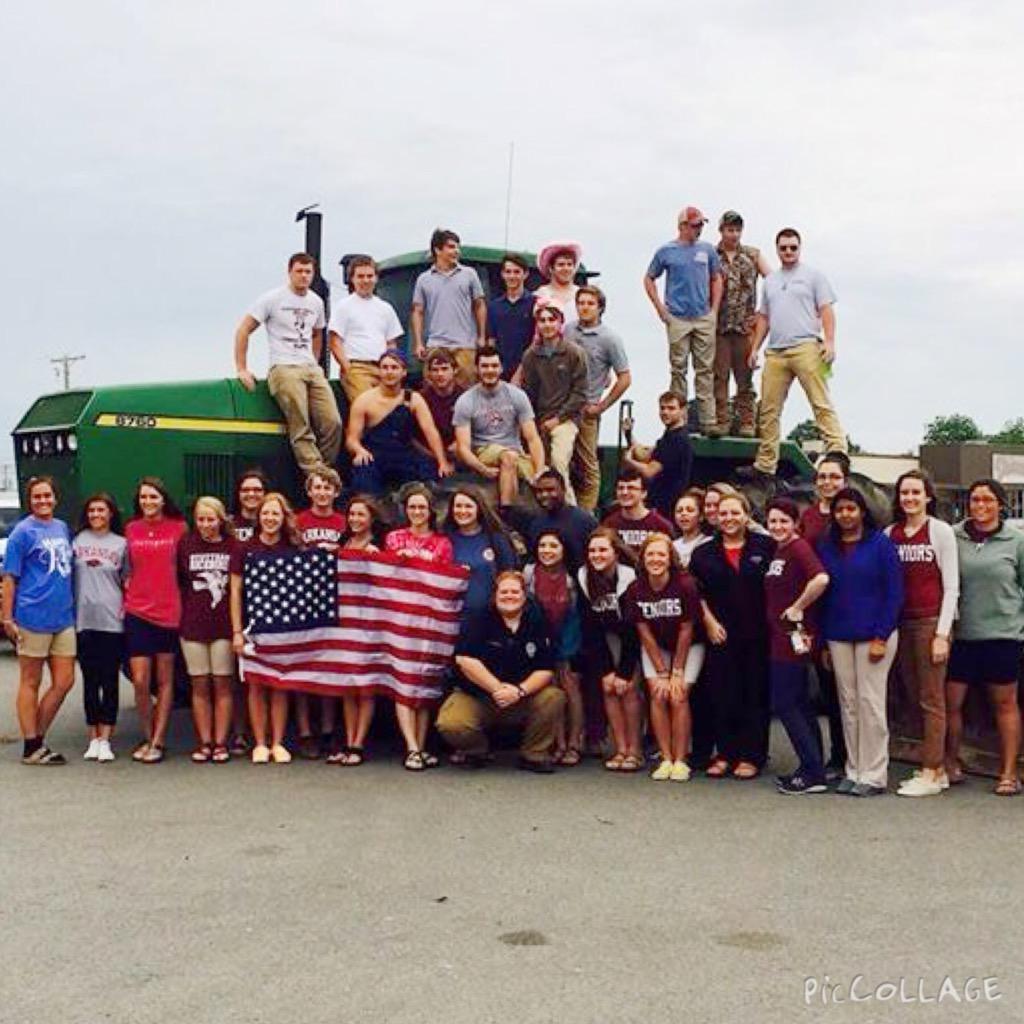 ReemasGotTh15's tweet photo. We did it💙🇺🇸 http://t.co/vpGkZ9m2KG