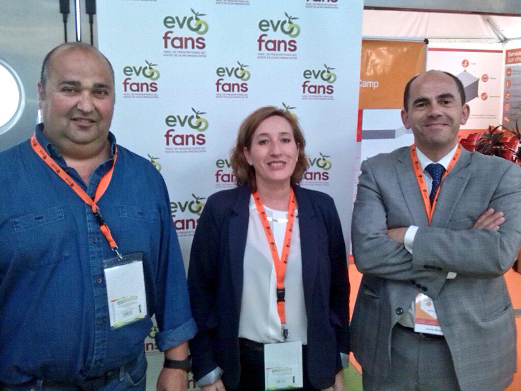 evoofans's tweet photo. Muchas gracias a @Geolit_Jaen por la cesión del espacio #evoofans y, sobre todo, por el trato recibido. De lujo... http://t.co/MppWhoAQAF