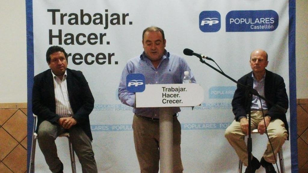 mhbuch's tweet photo. De campaña con @javiermoliner hoy #Torreblanca y Sant Joan de Moró http://t.co/JfoamuGPDg