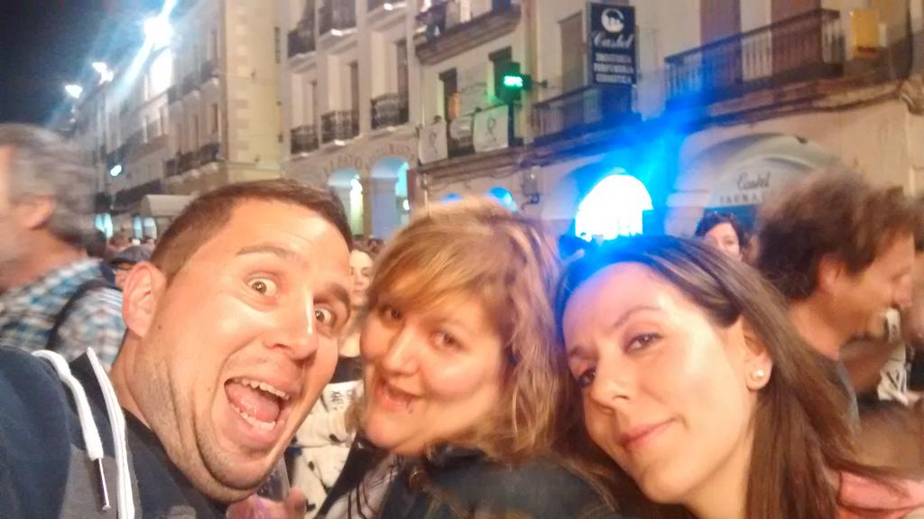 Disfrutando de womad 2015  con <a href="/pitufinalau/">Laura Villa</a>  y @martvane1