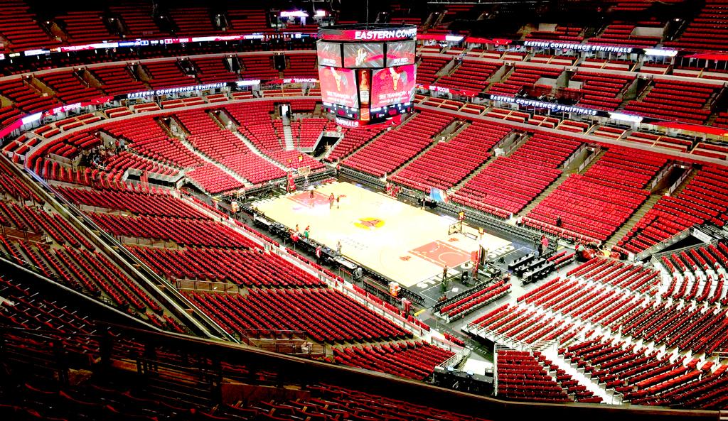 chicagobulls's tweet photo. Our stage is set for tonight. Who's ready to #SeeRed with us? http://t.co/NNkI1Cx4dS