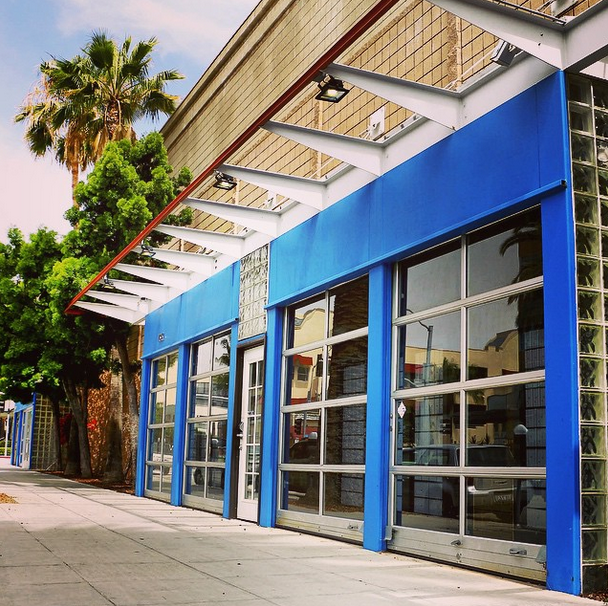privatemailbox's tweet photo. Need a #privatemailbox with a real Santa Monica address? Visit our locations or contact online 😄 http://t.co/P4Ta0vugGF