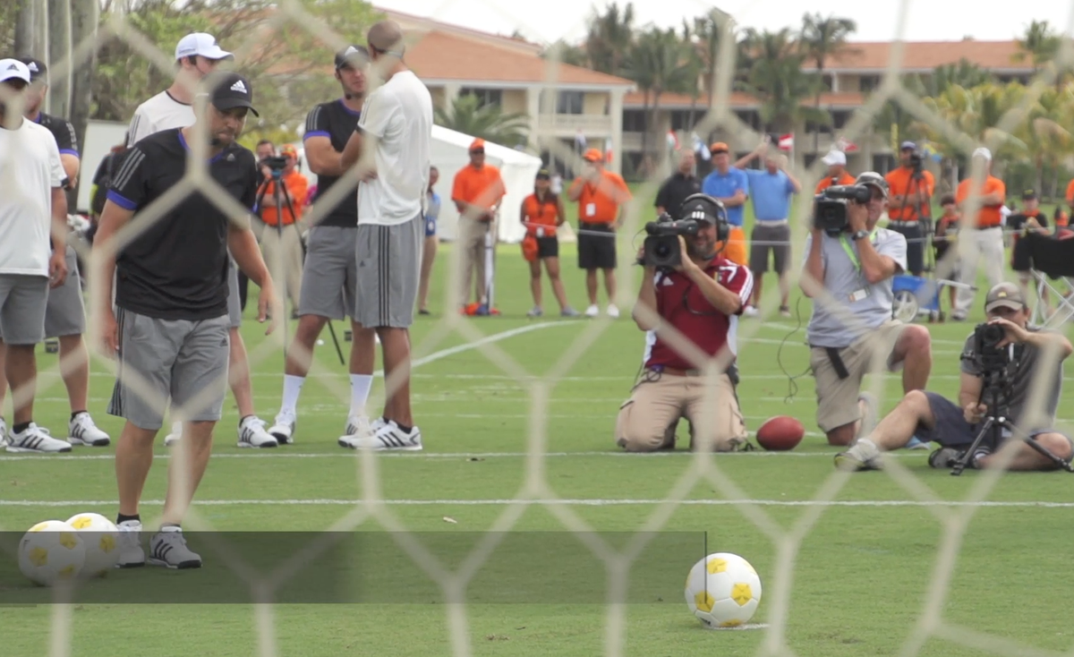 GOLF_com's tweet photo. How good is @TheSergioGarcia at soccer? Watch him take on @AlexiLalas: http://t.co/7qk1jG8rWa http://t.co/p5VEAHhvZ6