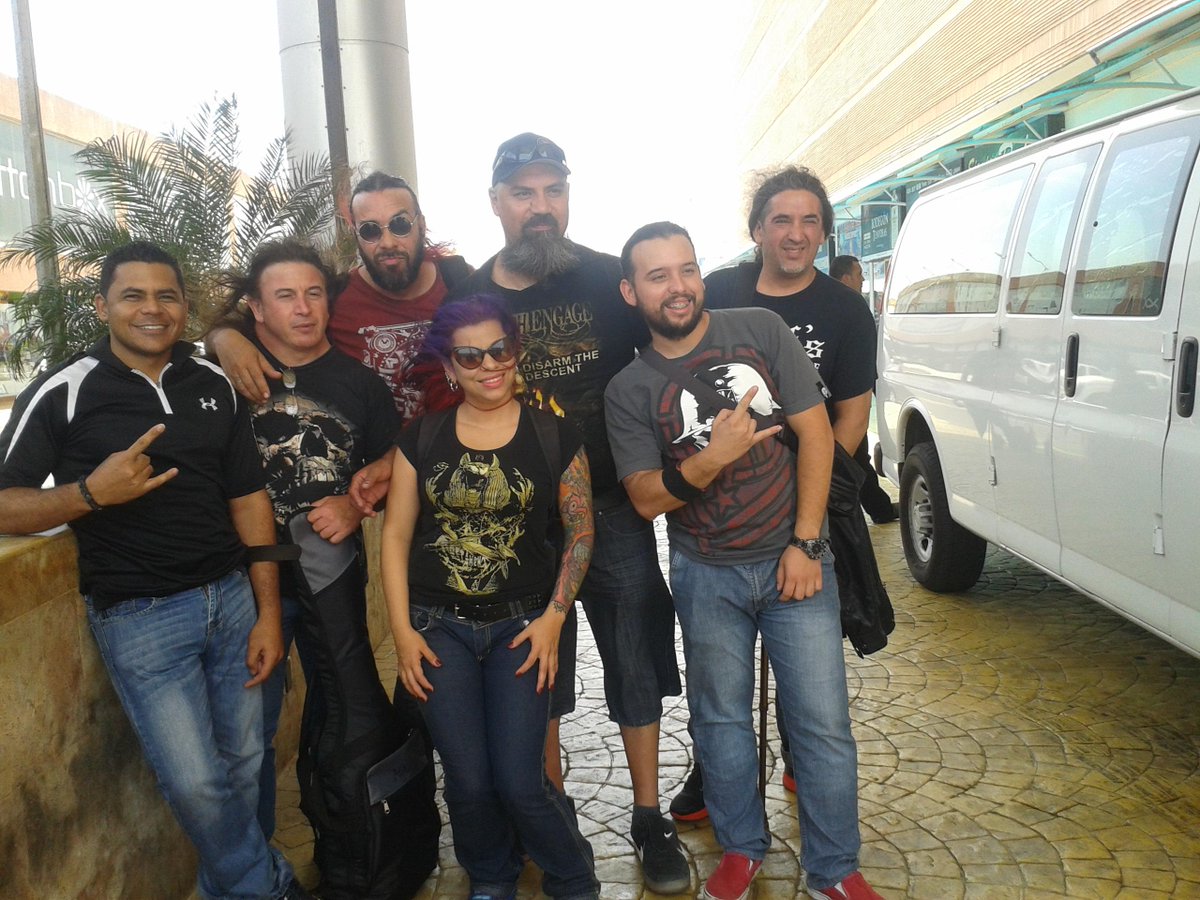 <a href="/Dismorfic/">Dismorfic</a> Con los panas de <a href="/sacrilegiobanda/">Sacrilegiobandavzla</a> y MALON, mañana nos volvemos a ver pero en la tarima del GILLMAN FEST.