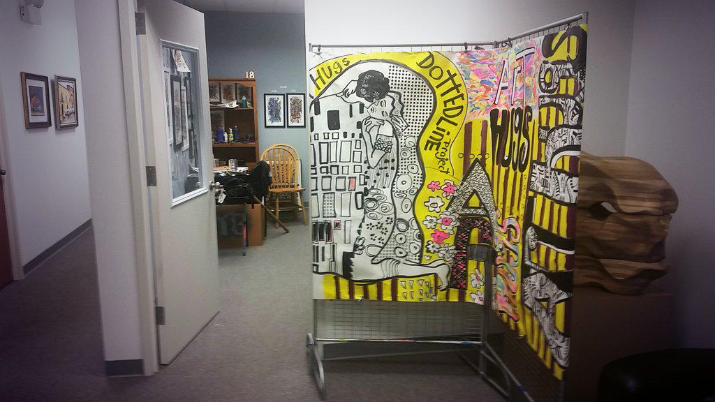 DottedLineProj's tweet photo. We are all set up here at Artists and Makers Studios. Don't forget to roll through and take a selfie! #arthugs http://t.co/tMnBt5VSou