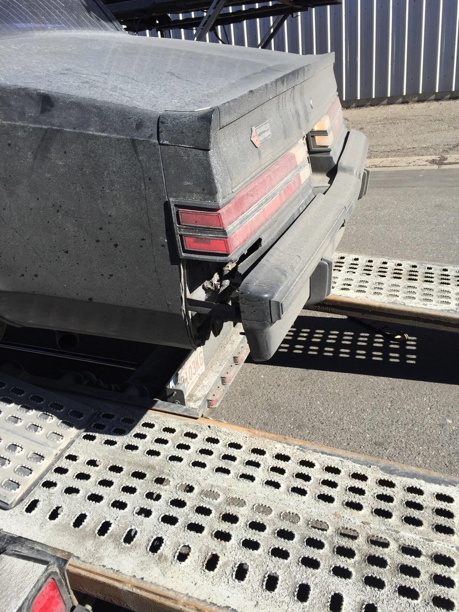 WWVintageAutos's tweet photo. Shipping accidents happen.  Thankfully they are insured, but they can create quite the hassle.  #darn #carproblems http://t.co/lEUEk8PkYQ