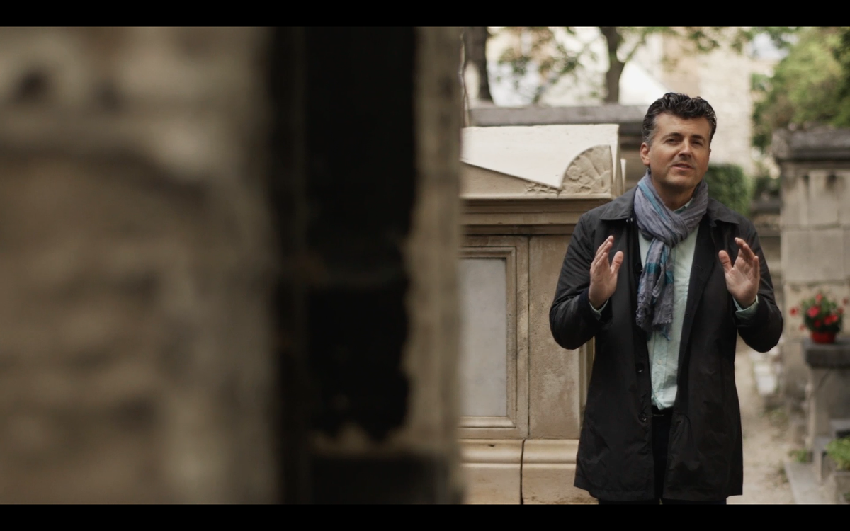ThisisoperaTV's tweet photo. El programa de @RamonGener viaja a París para hablar del amor y la ópera con #LaTraviata. El domingo en #Thisisopera http://t.co/rC2mPftGs9