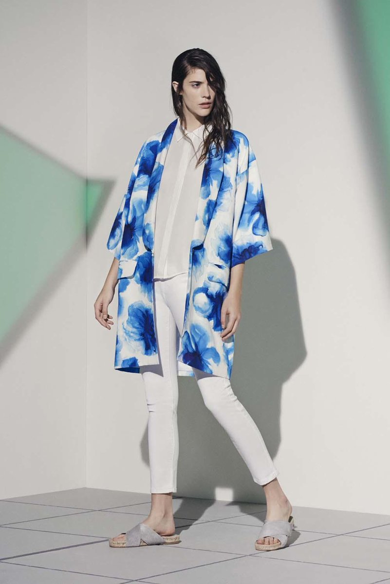JigsawUSA's tweet image. Make a statement with our new coat: jigsaw-london.com/ink-blue-flora…  #statementcoat #summer #style #print #shopping