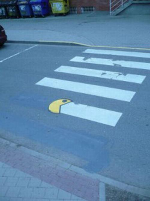 InsertCoinsLV's tweet photo. This is the kind of #StreetArt we’d love to see in #DTLV #PacMan #INSERTGAMING #INSERTCOINS http://t.co/YXuAtqFolM
