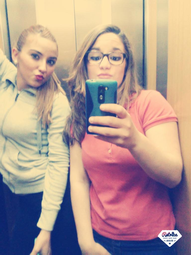 SaritaMontoro's tweet photo. Todo lo que me has hecho andar esta tarde que? Estoy echa polvooo #teodio @Martabesos http://t.co/TCAtAspWh1