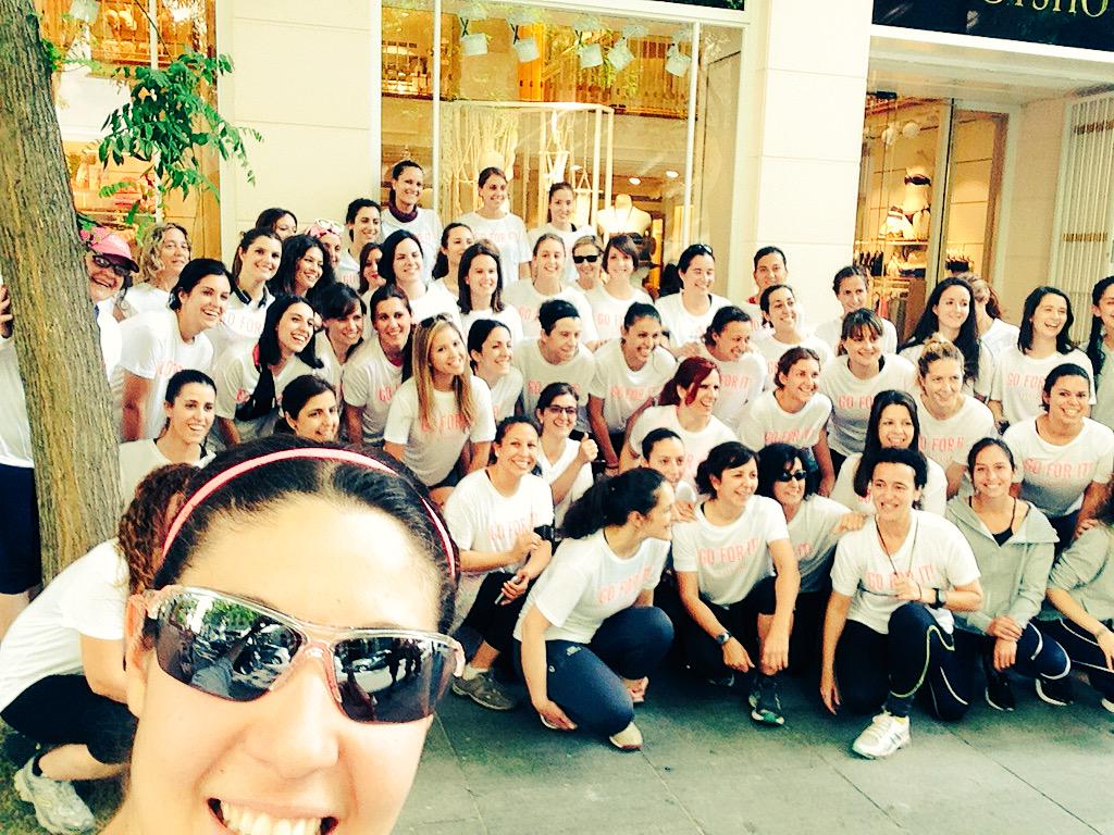 sorayacasla's tweet photo. Gracias chicas! Hoy hemos sido más de 100 en el súper entreno de la @CarreraMujer en @OyshoStore #tengounamision http://t.co/jjCrkj42p7