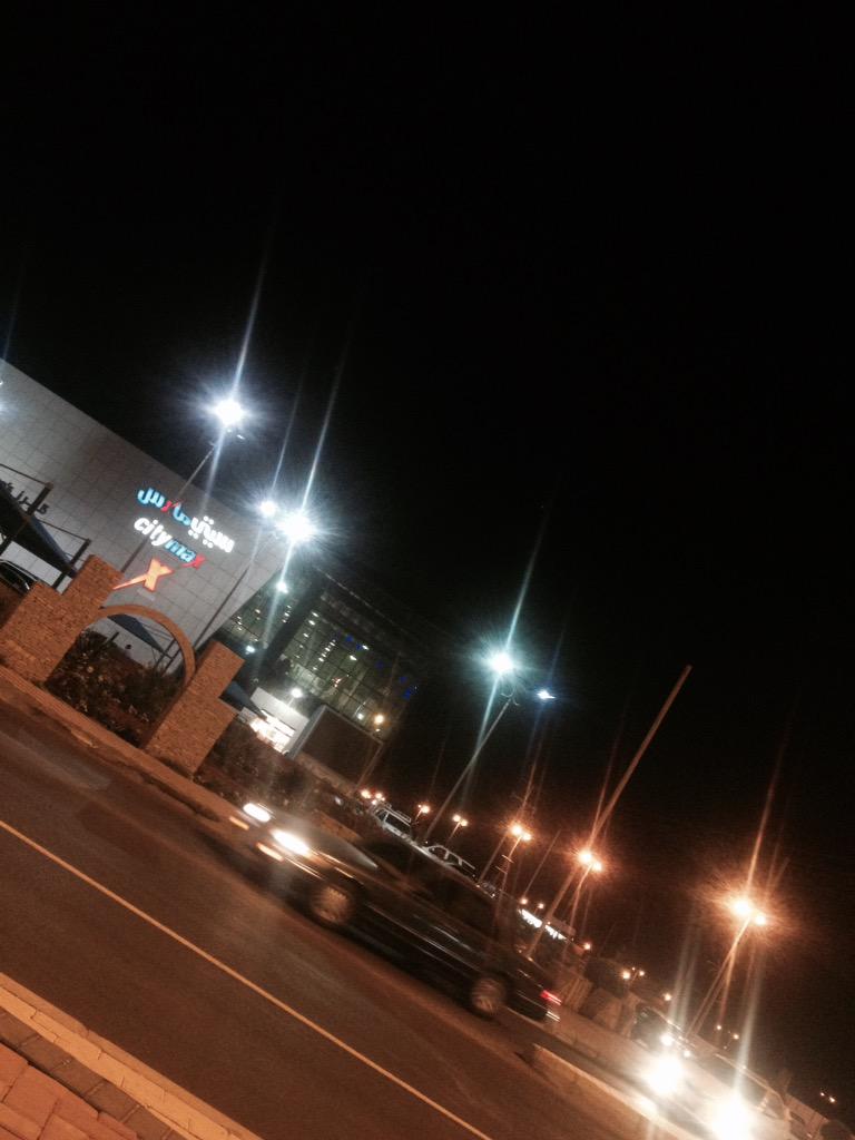 18_rab7's tweet photo. في الجوف مافي غير هذا الموول وكمان غير عائله http://t.co/T9ehoqyaz6