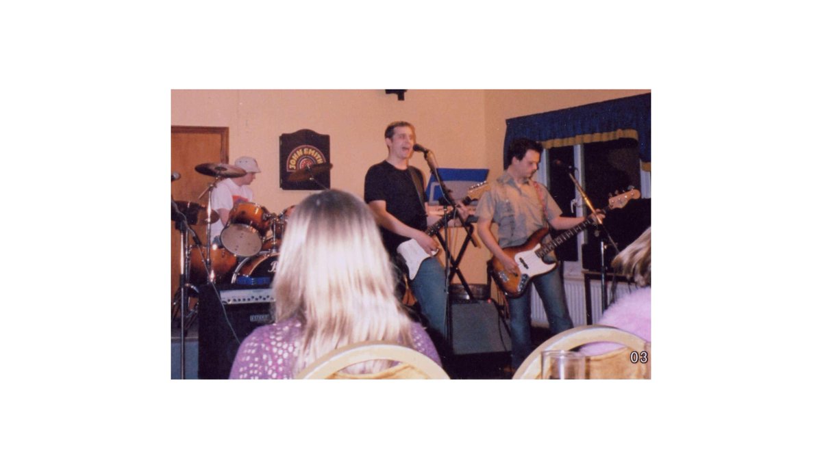 MuddyParrett's tweet photo. @boolah11 @no1mattpowell Gig No.1 26th March '05 #muddyparrettrock http://t.co/VcRZJiFp1K