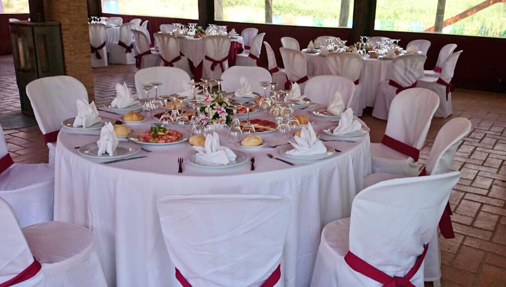 Ya estamos de finde y nos engalanamos para recibiros desde mañana... #ElRetozo Gastronomía y diversión van de la mano