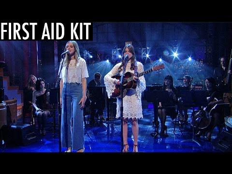 First Aid Kit serenade Letterman with cover of Simon and Ga... #LateNightPerformances goo.gl/a13YT2