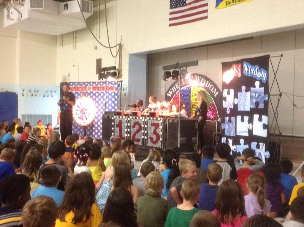 MrWhite2ndgrade's tweet photo. The Wheel of Wisdom is here at ElSierra! #dg58learns http://t.co/qkaA0Gtku2