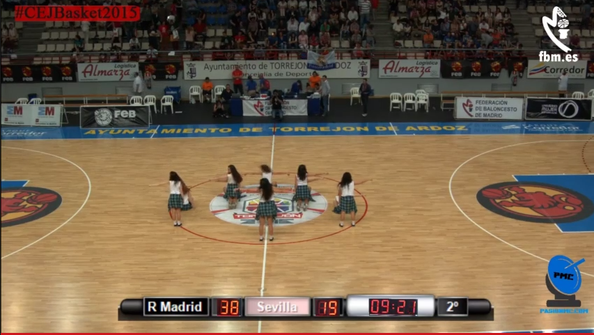 Javirodespi's tweet photo. Ojo, haters, en el #CEJBasket2015 también tenemos cheerleaders http://t.co/zQFQsYLymH