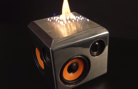 ElInformanteMX's tweet photo. Crean #SoundTorch bocina que al sonar produce #Fuego en la parte #superior y la #Intensidad depende del #Ritmo. http://t.co/VNJdUX4uMM