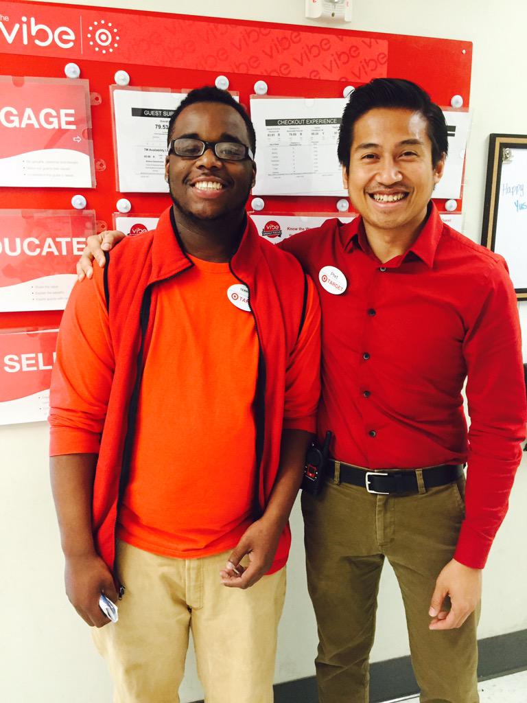 phetxath's tweet photo. Team member Terrell scoring the service double-double! RedCard and great guest comment! #T2229 #G199 #guestpotential http://t.co/jpmVxj7yif