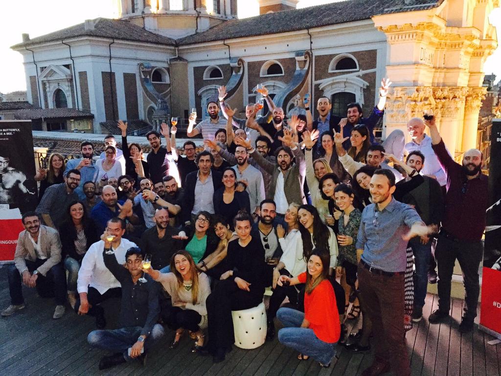toralex's tweet photo. #Milano, #Roma risponde. #doingouragency cc @doing @dnsee @HagakureLive http://t.co/15MLyq6qeW