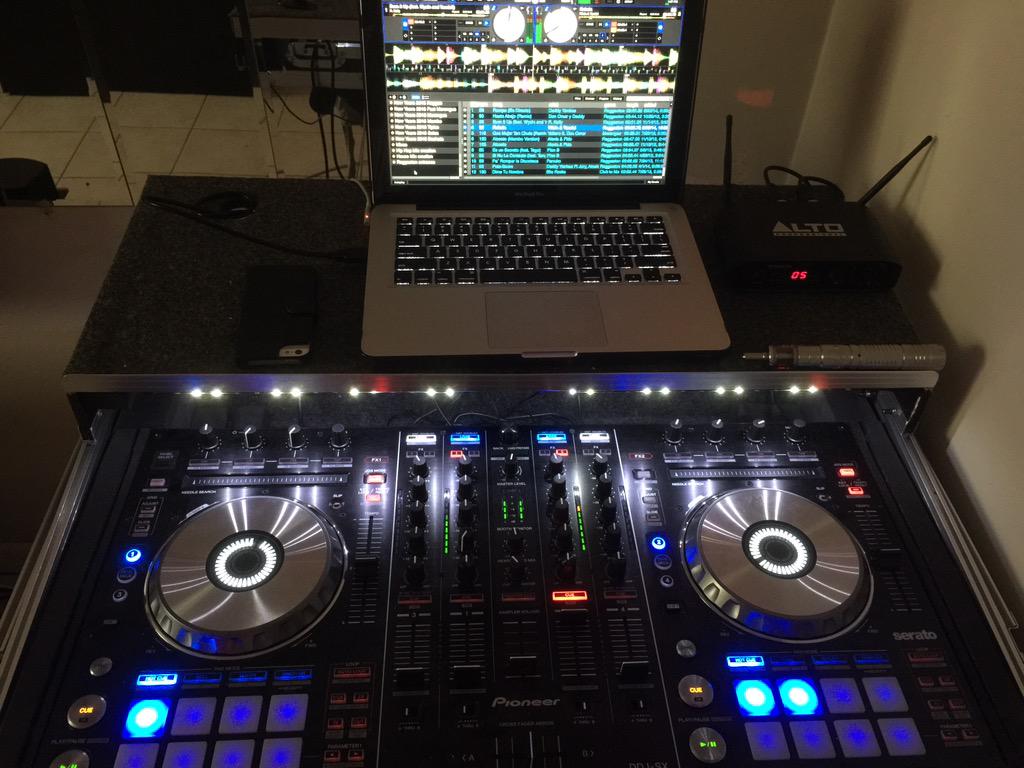 HToaza's tweet photo. little pre Ranger mix before the game #nhl #Rangers #do.or.die #mustwin http://t.co/jDUdJAl1qb